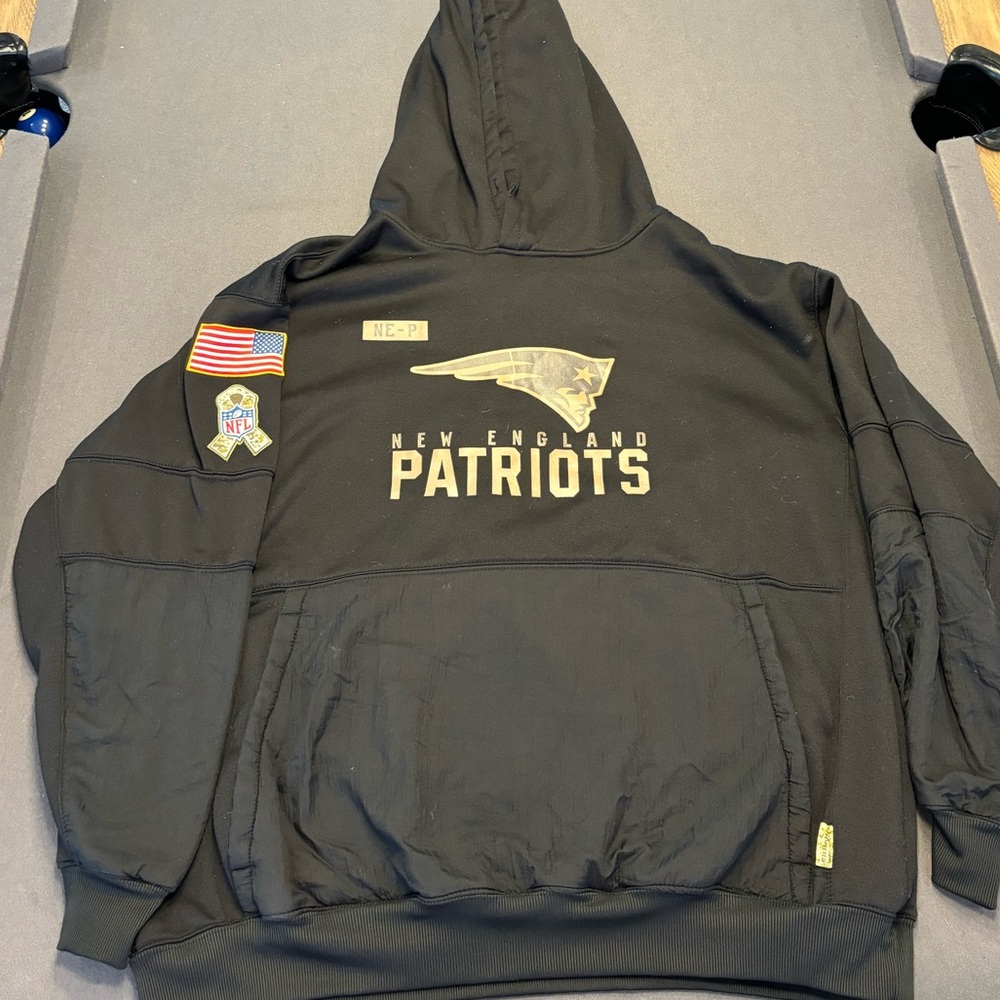 New England Patriots Salute to Service Hoodie